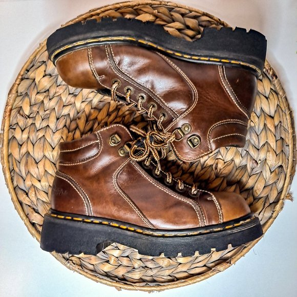 Dr. Martens Shoes - Dr. Doc Martens Brown Leather sz 6 Boots 9352